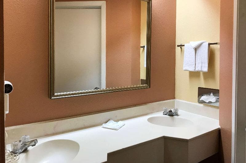 Super 8 by Wyndham Temple I-35 photo 1