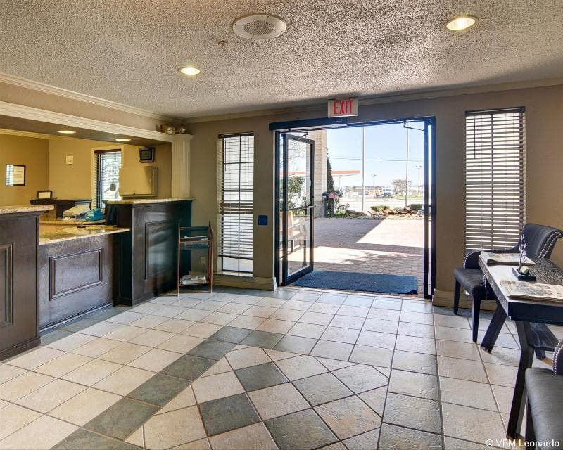 Red Roof Inn And Suites Weatherford 4