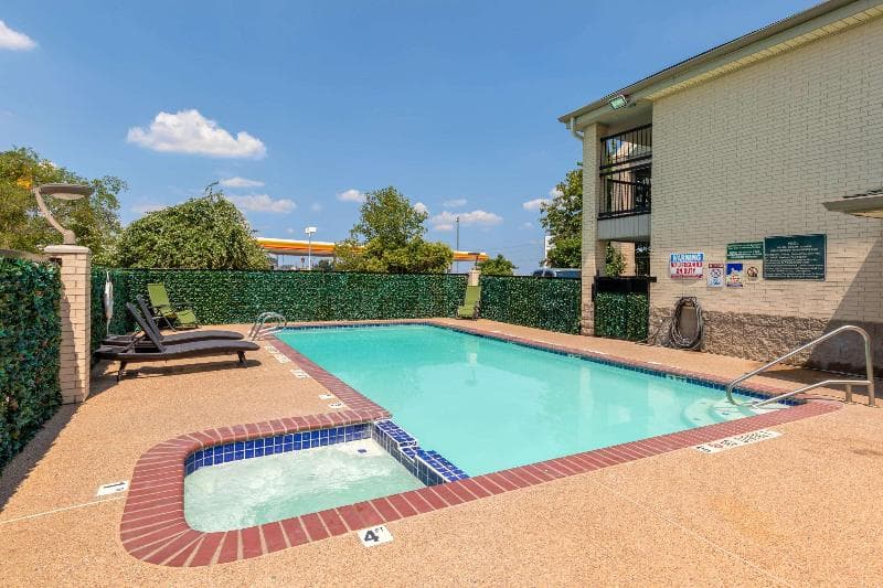 Red Roof Inn And Suites Weatherford 5