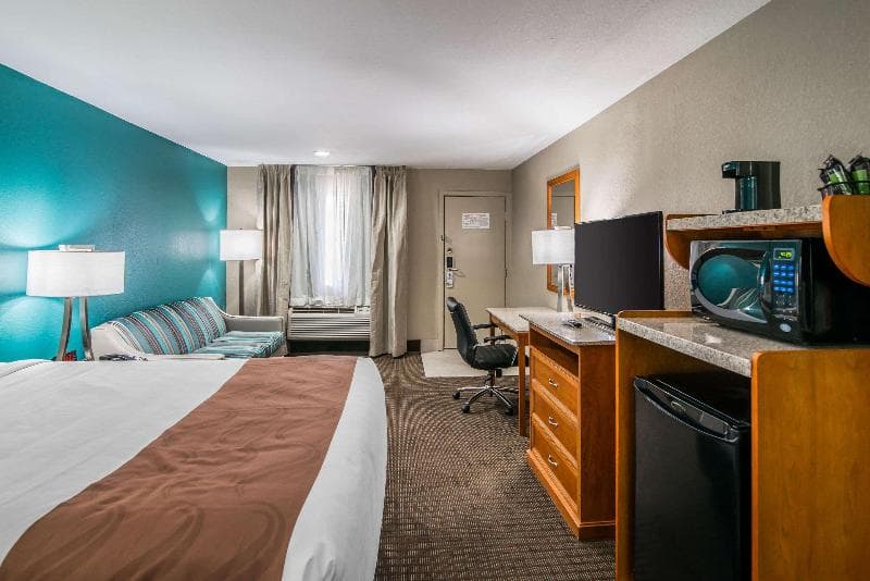 Quality Inn & Suites photo 1