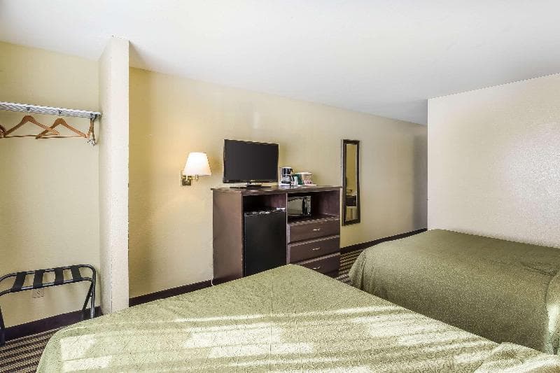 Quality Inn 3