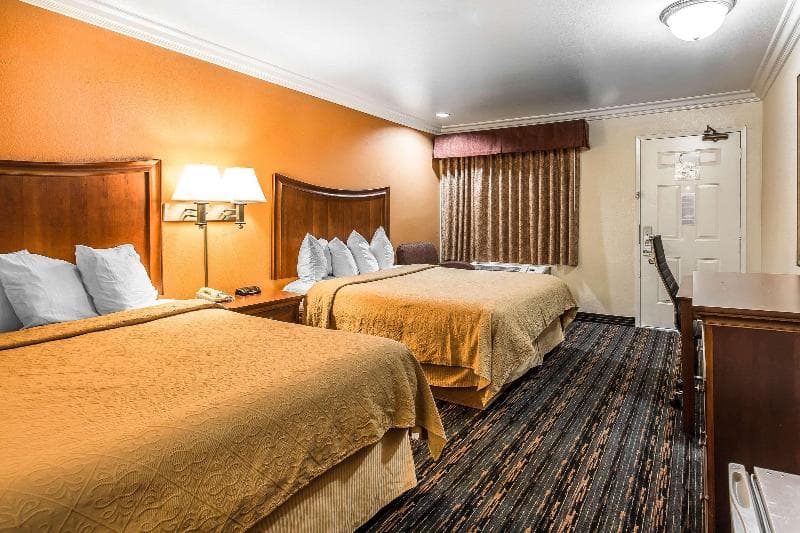Quality Inn Lake Elsinore I-15 2