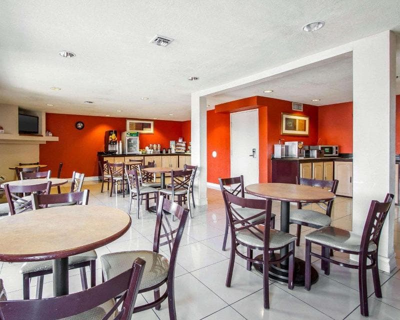 Quality Inn Near Downtown Tucson 2