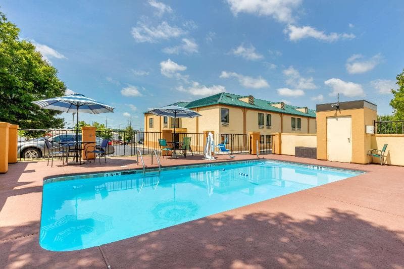 Quality Inn Auburn Campus Area I-85 5