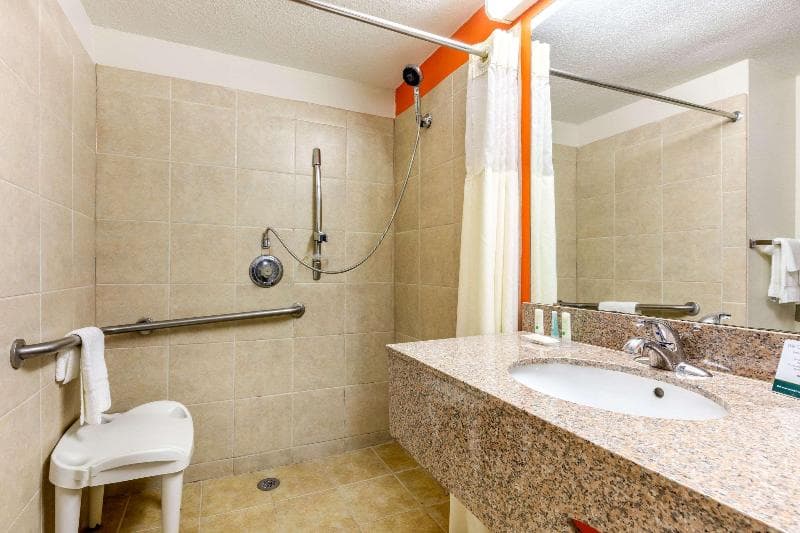 Quality Inn Auburn Campus Area I-85 3