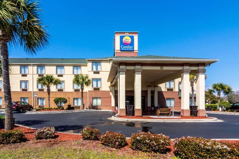 Comfort Inn & Suites Panama City Mall photo 1