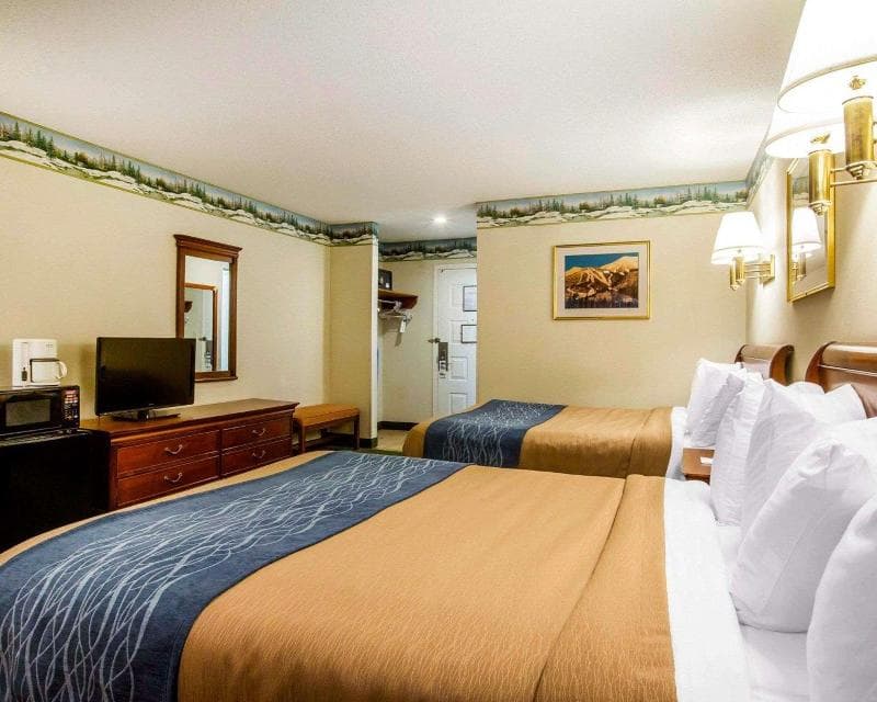 Quality Inn on Lake Placid 3