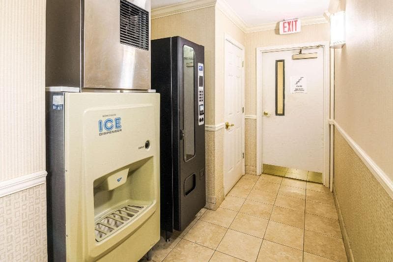 Quality Inn 4