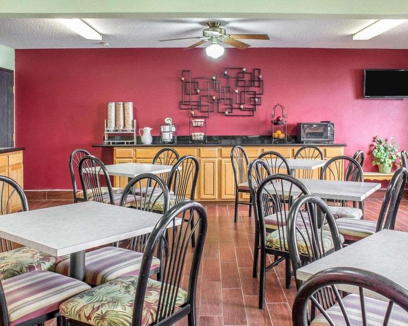 Econo Lodge Ames Area 5