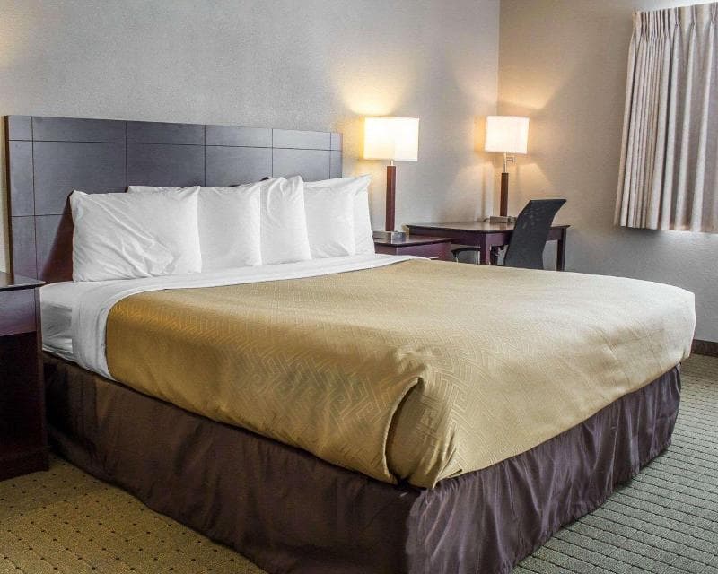 Econo Lodge Ames Area 2