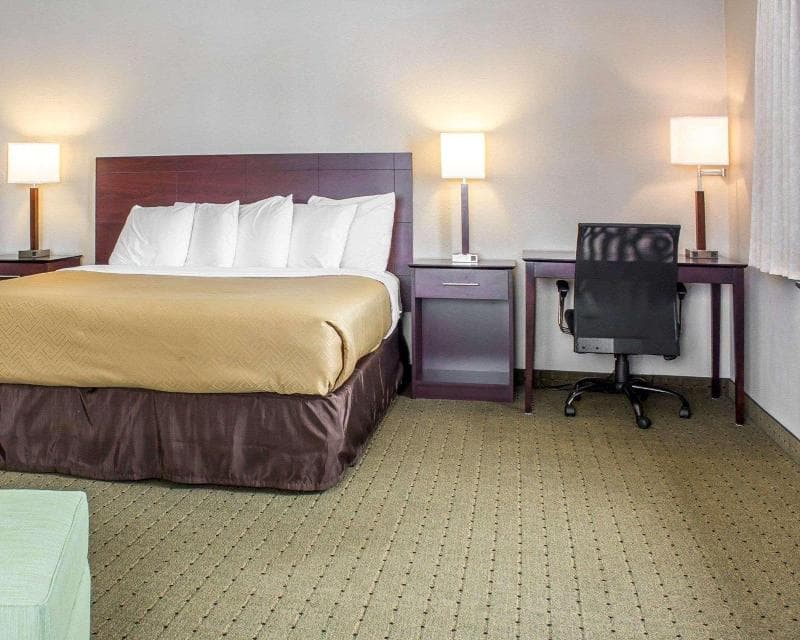 Econo Lodge Ames Area 3