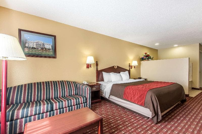 Quality Inn 4