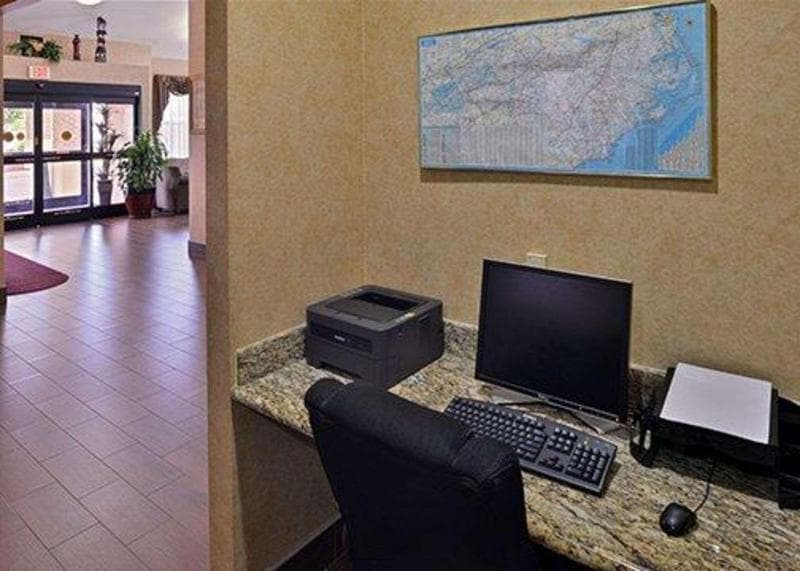 Quality Inn photo 1