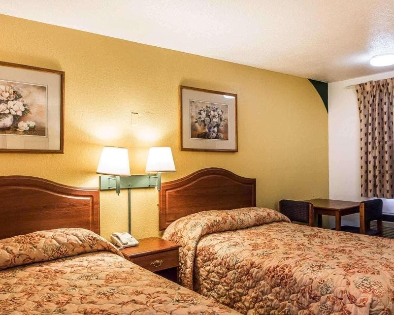 Econo Lodge photo 1