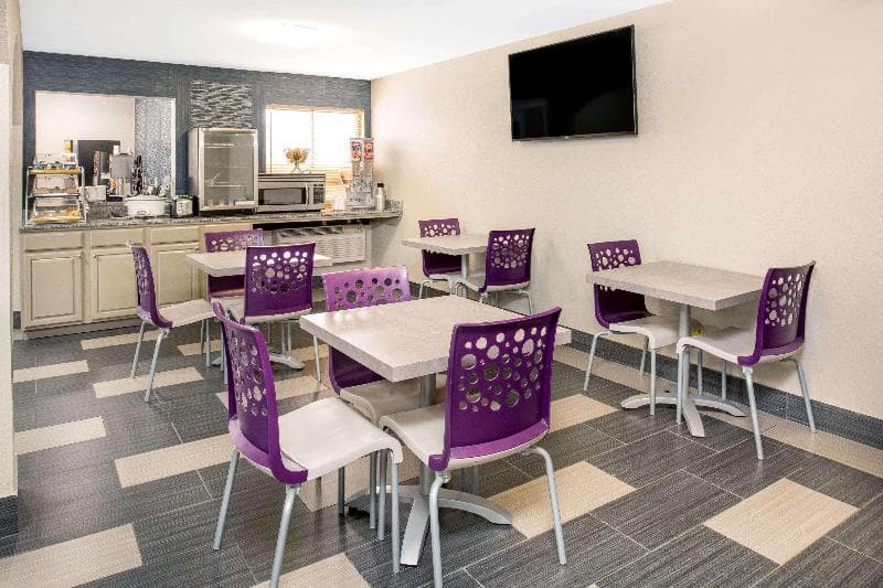 Days Inn by Wyndham Carthage 3