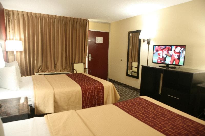 Red Roof Inn & Suites Cave City 5