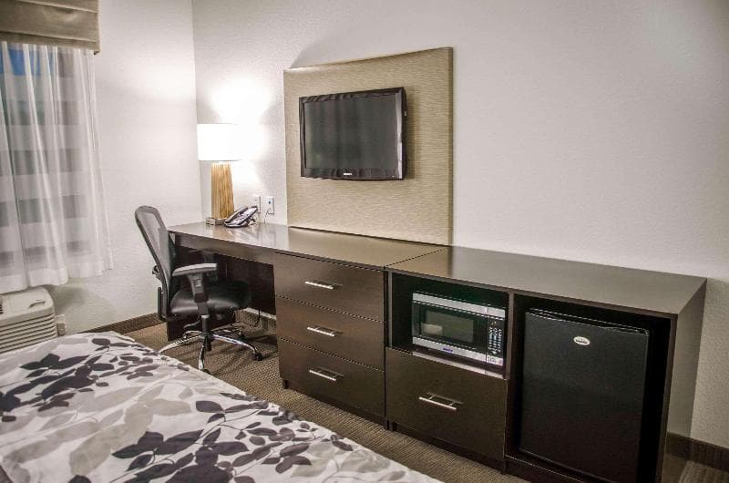 Sleep Inn & Suites 2