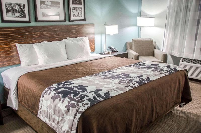 Sleep Inn & Suites 3