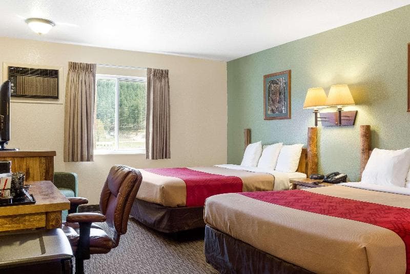 Econo Lodge Custer 2