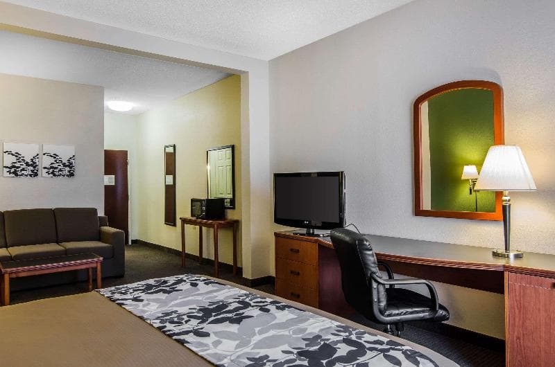 Sleep Inn & Suites 4