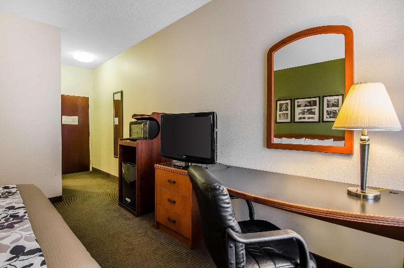 Sleep Inn & Suites 5