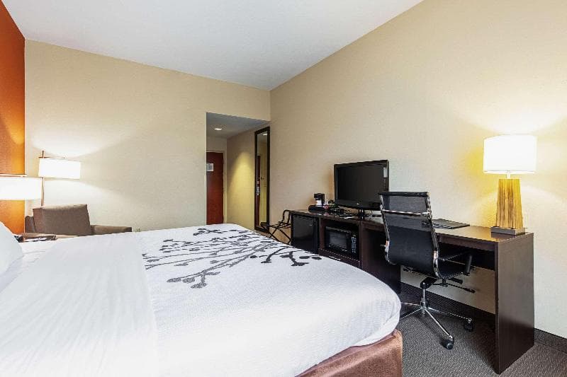 Sleep Inn & Suites 2