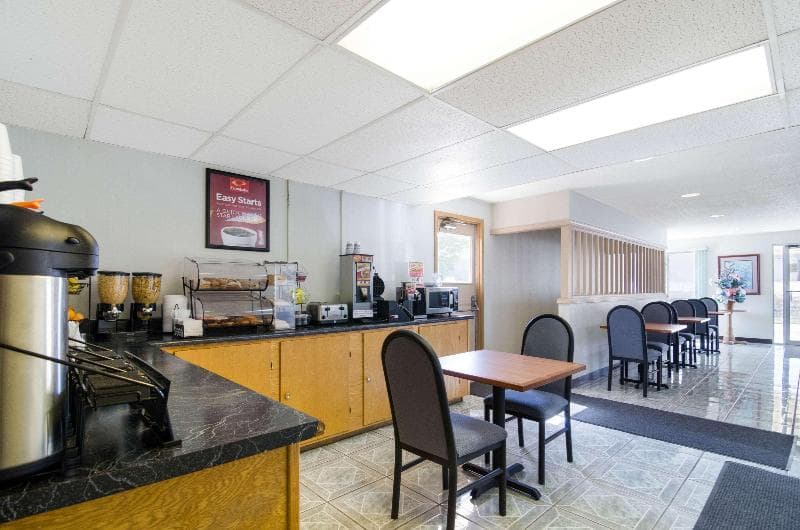 Econo Lodge Emporia photo 1