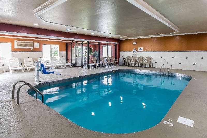 Quality Inn & Suites 4