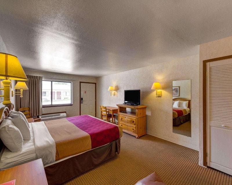 Econo Lodge main