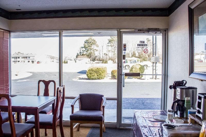Econo Lodge Goldsboro 4