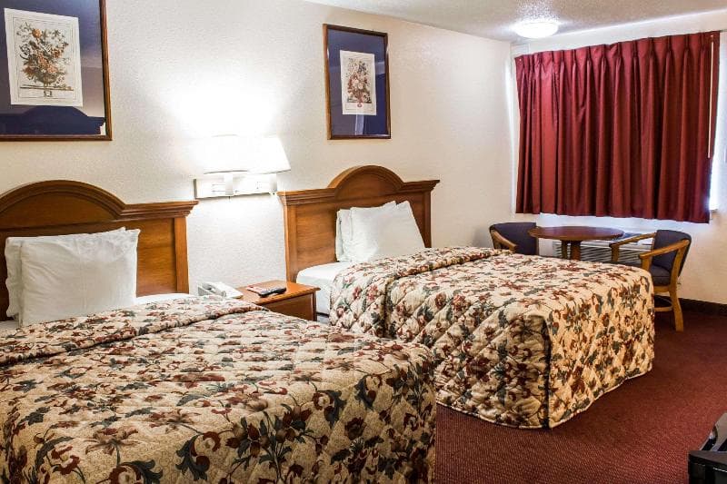 Econo Lodge Goldsboro 2