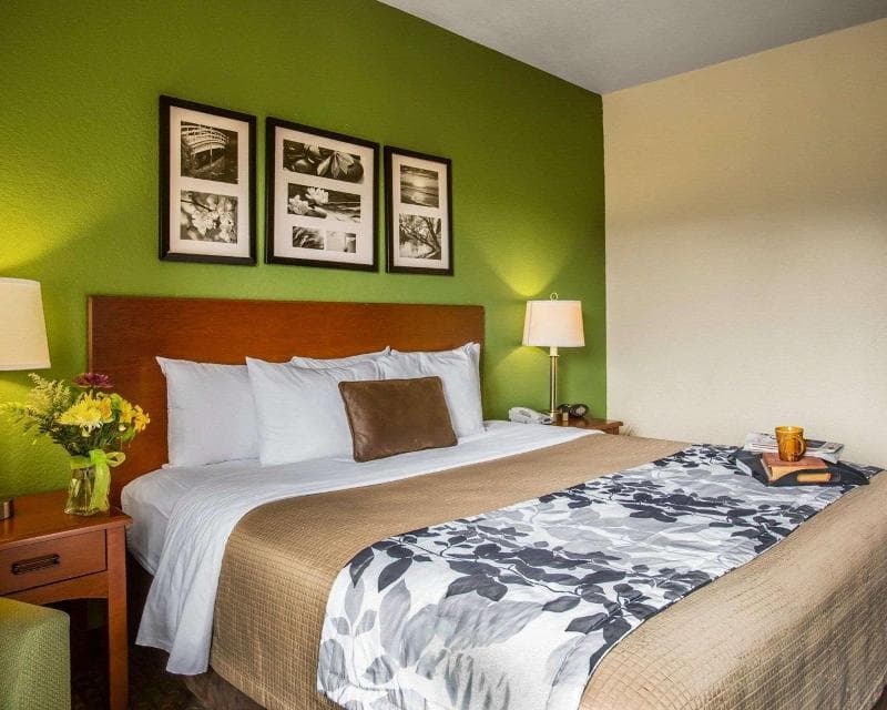 Sleep Inn & Suites 4