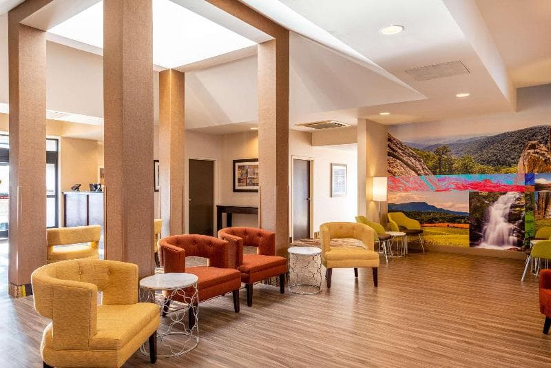 Clarion Pointe Harrisonburg photo 1