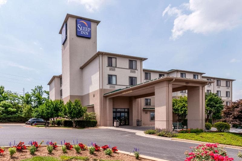 Sleep Inn & Suites 3