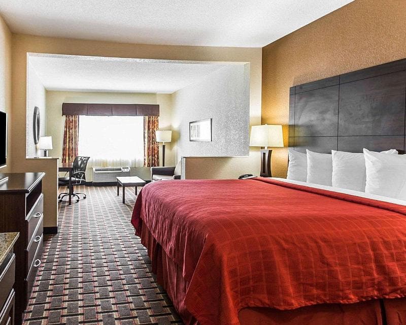 Quality Suites Convention Center Eastside 2