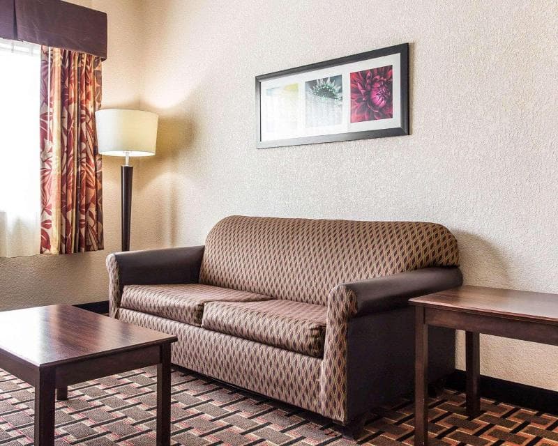 Quality Suites Convention Center Eastside 4