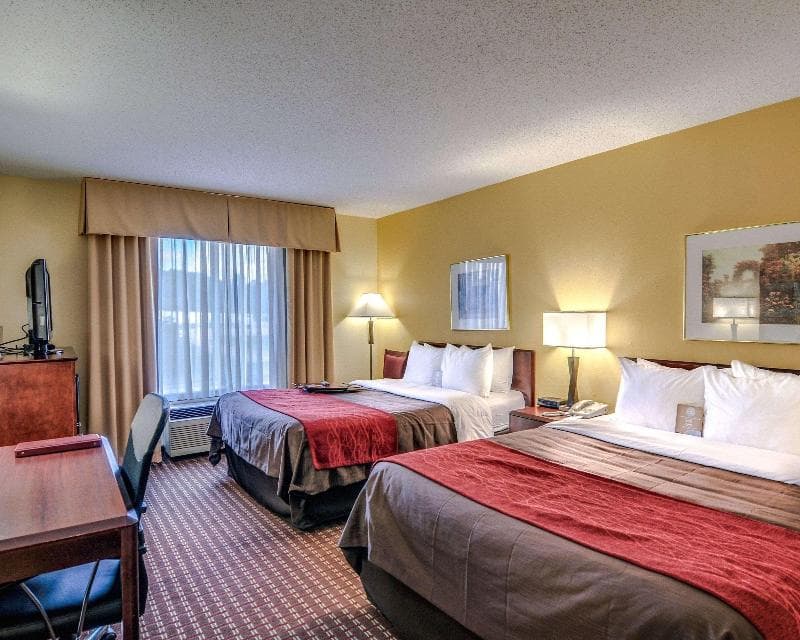 Comfort Inn & Suites Hillsville I-77 4