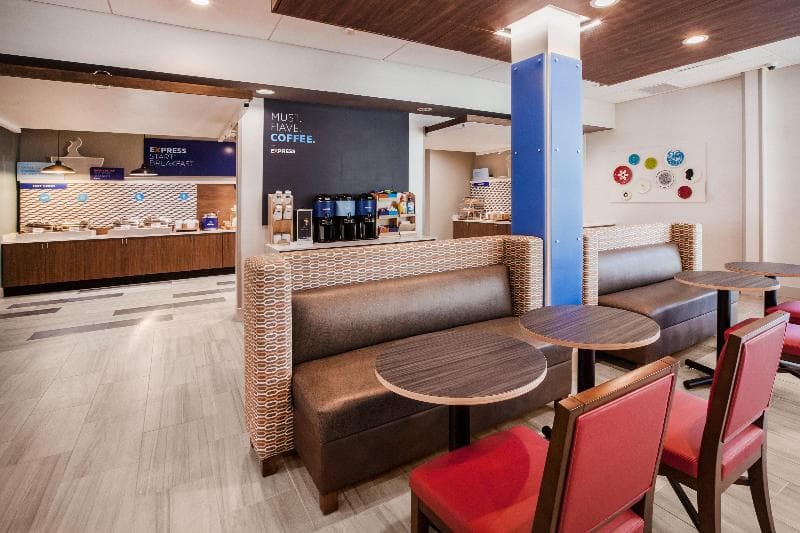 Holiday Inn Express Indiana 3