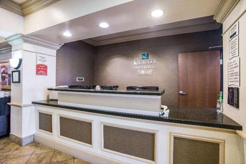 Rodeway Inn & Suites 3
