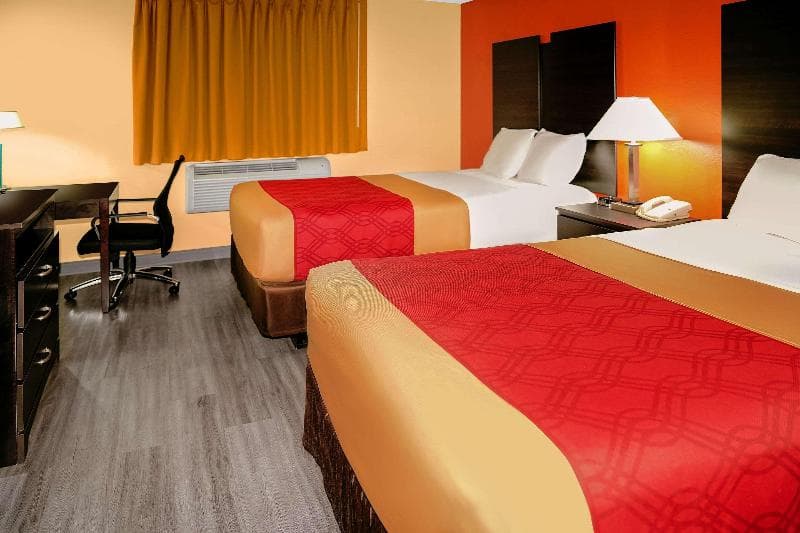 Econo Lodge 2