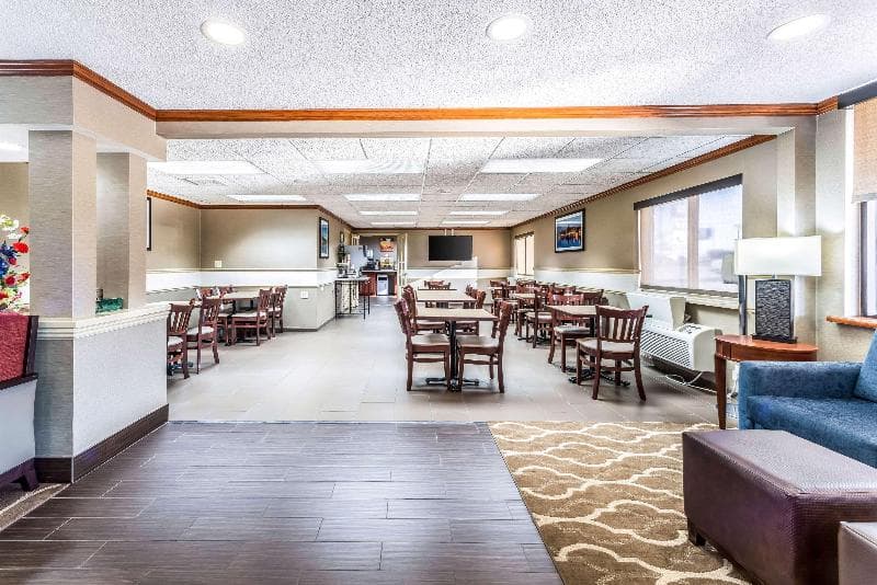 Comfort Inn 3