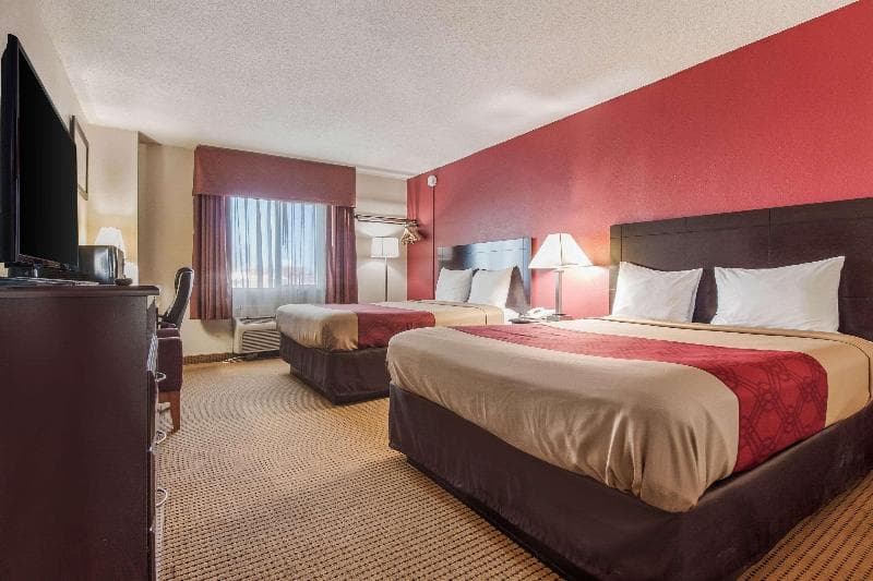 Econo Lodge 3
