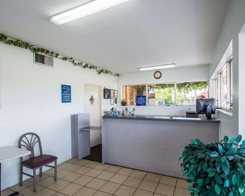 Rodeway Inn 4