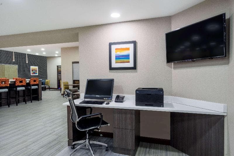 Baymont by Wyndham Clarksville 4