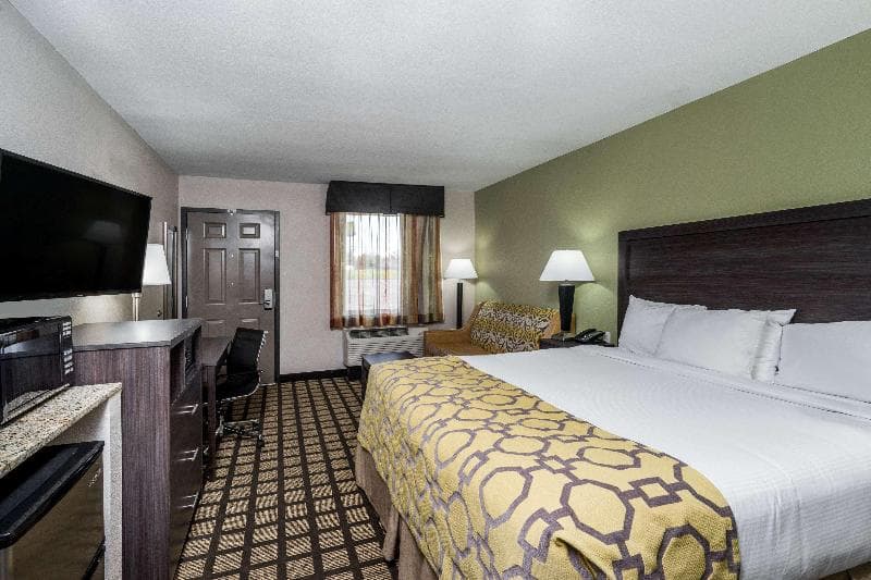 Baymont by Wyndham Clarksville 3