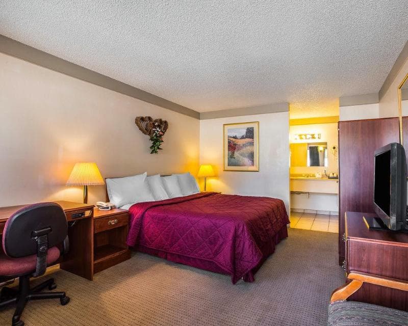 Rodeway Inn photo 1