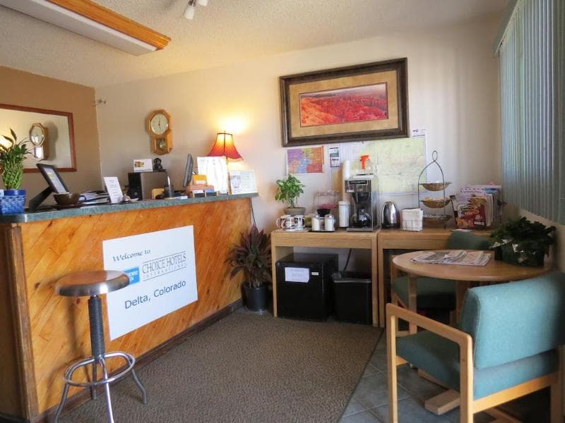 Rodeway Inn 4