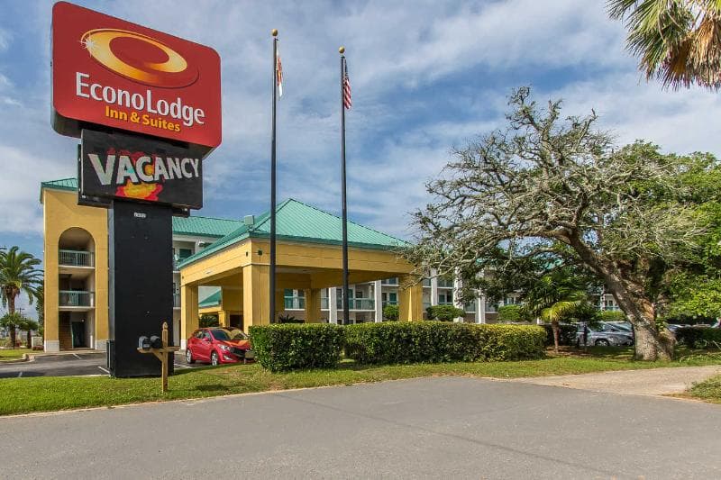 Econo Lodge Inn & Suites Foley 5