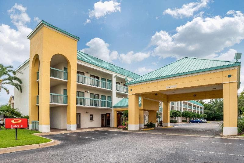Econo Lodge Inn & Suites Foley photo 1