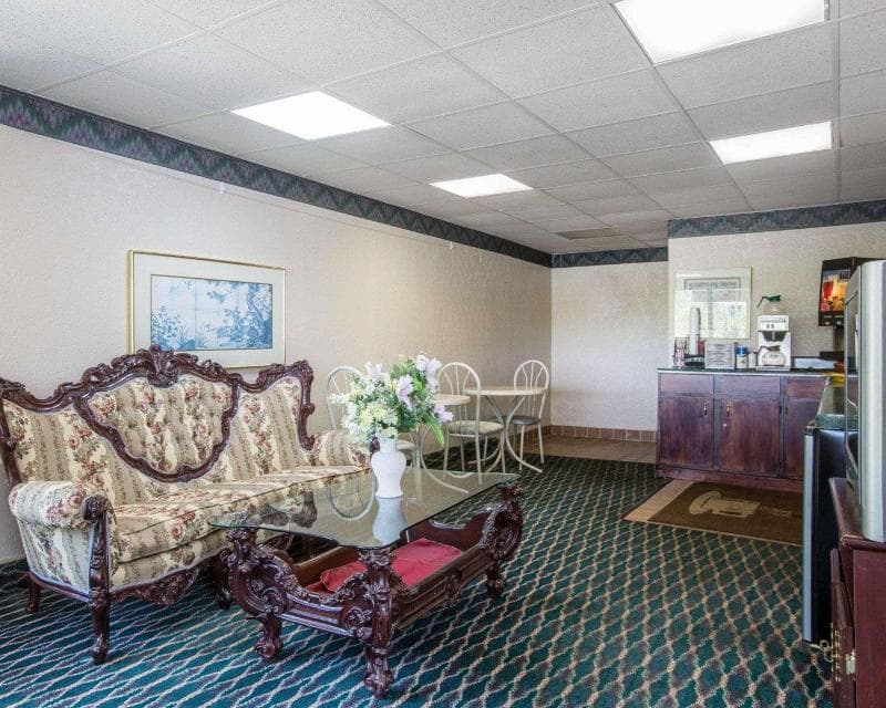 Rodeway Inn 1